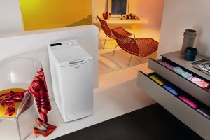 Новые компактные стиральные машины Whirlpool с вертикальной загрузкой: безупречная чистота белья и бережное сохранение цвета